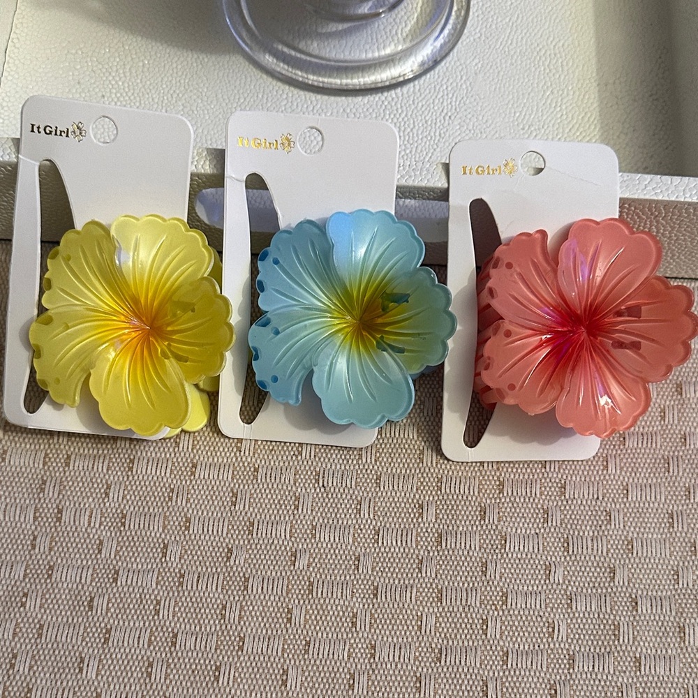 It Girl Floral Hair Clips Set